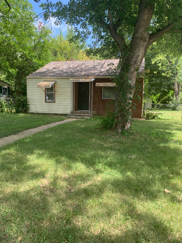property at 3146 SE Wisconsin Ave