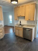 9 Summer St, Unit 1R in Northampton, MA - Building Photo - Building Photo