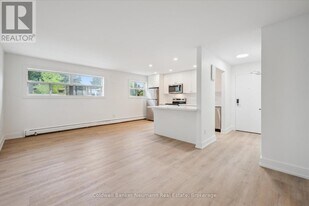 10 Glenbrook Dr in Guelph, ON - Building Photo