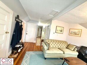53 Elm St, Unit #3 in Somerville, MA - Building Photo - Building Photo