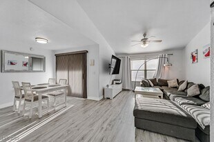 555 E Silverado Ranch Blvd in Las Vegas, NV - Building Photo