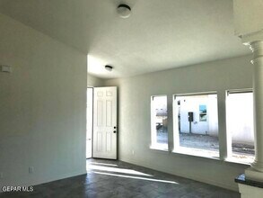 809 Chillington Rd in Horizon City, TX - Building Photo - Building Photo