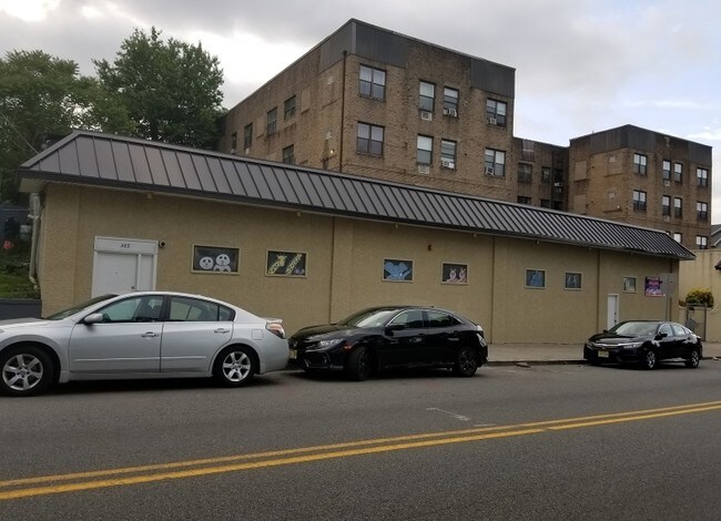 365 Main Ave