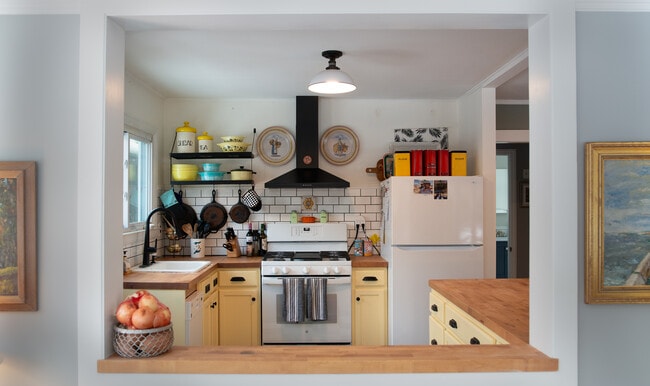 1343 NY-212 in Saugerties, NY - Building Photo - Building Photo