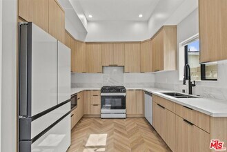 10006 Odessa Ave in Los Angeles, CA - Building Photo - Building Photo