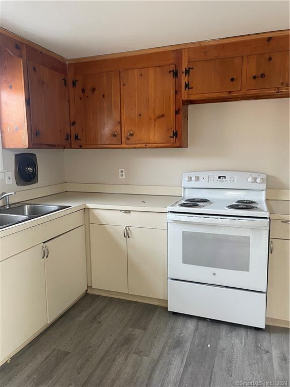 property at 21 Hartford Ave