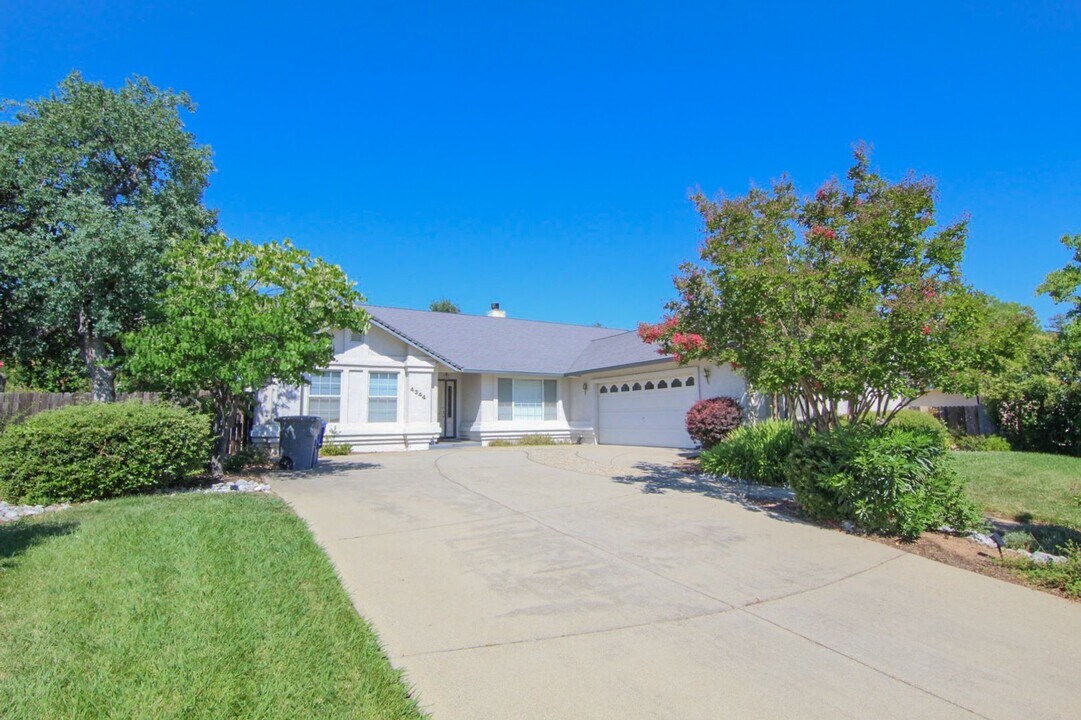 4344 Pintail Dr in Redding, CA - Building Photo