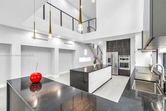 808-810 SW 9th St in Fort Lauderdale, FL - Building Photo - Building Photo