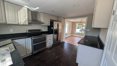 24 Clark St in Franklin, NH - Building Photo - Building Photo