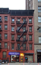 334 W 37th St in New York, NY - Building Photo - Building Photo