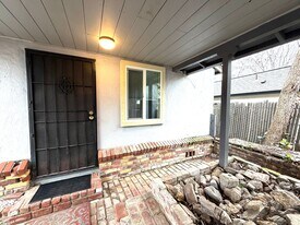 5951 1/2 19th Ave in Sacramento, CA - Building Photo