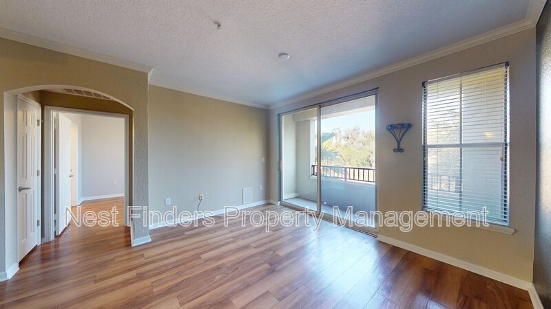 8539 Gate Pkwy W in Jacksonville, FL - Building Photo