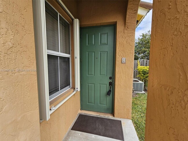 971 NE 42nd Pl in Homestead, FL - Building Photo - Building Photo