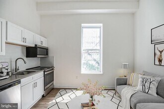 407 S 42nd St in Philadelphia, PA - Building Photo - Building Photo