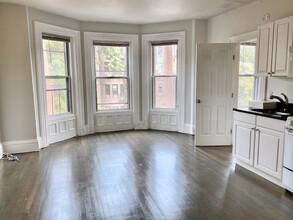 12 Newbury St in Boston, MA - Building Photo - Building Photo