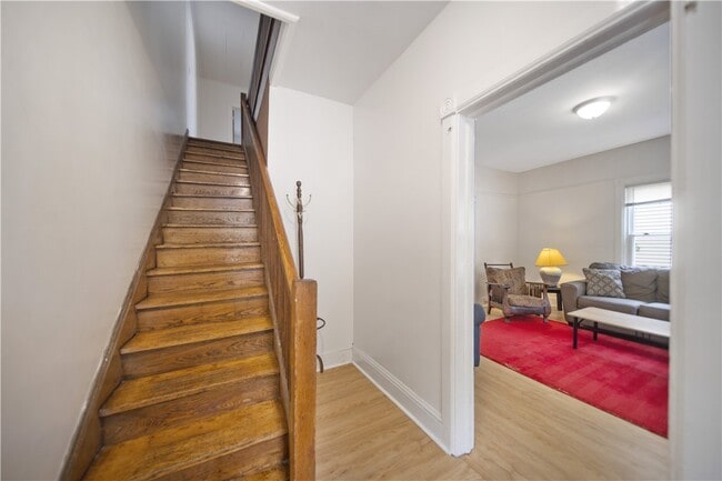 921 E State St in Ithaca, NY - Building Photo - Building Photo