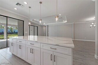 17471 Caravita Ln in Ft. Myers, FL - Foto de edificio - Building Photo