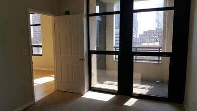 1255 S State St, Unit 1109 in Chicago, IL - Building Photo - Building Photo