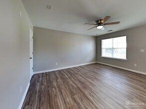 5526 Henderson Oaks Dr in Charlotte, NC - Building Photo - Building Photo