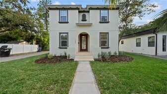 1156 37th Ave N in St. Petersburg, FL - Building Photo