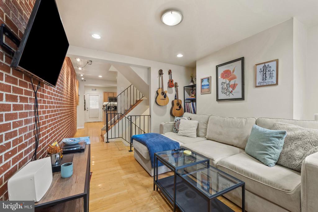 1807 E Lombard St in Baltimore, MD - Building Photo