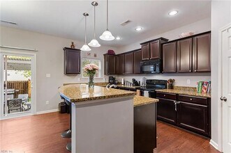 8153 Beckwith Dr in Gloucester Point, VA - Building Photo - Building Photo