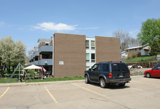 Bruin Village in Bellevue, NE - Building Photo - Building Photo