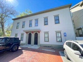 613 E Duffy Ln in Savannah, GA - Building Photo