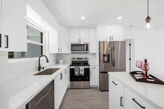 6335 Southgate Blvd in Margate, FL - Building Photo - Building Photo