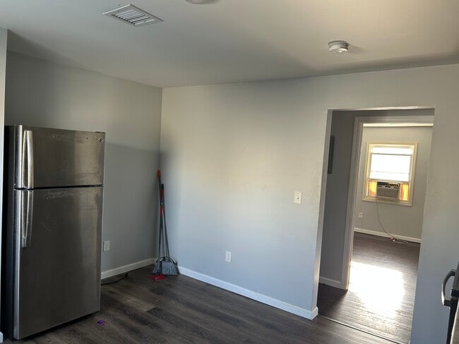 57 Dover St in Newark, NJ - Building Photo - Building Photo