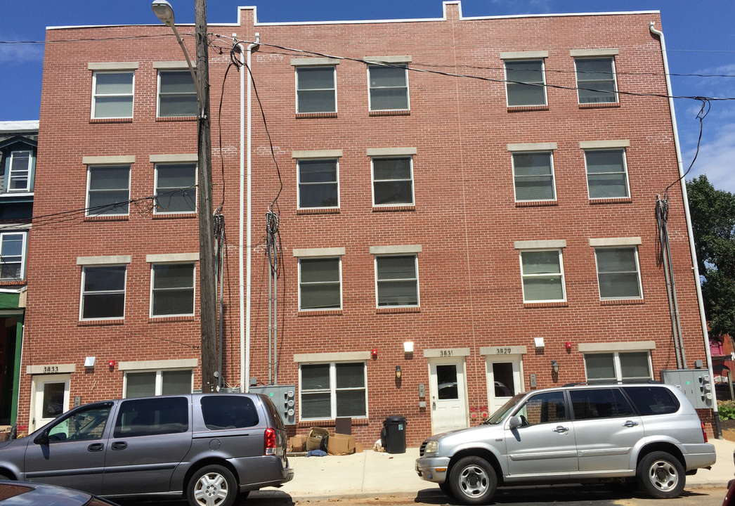 3829 Baring St, Unit 2 in Philadelphia, PA - Foto de edificio