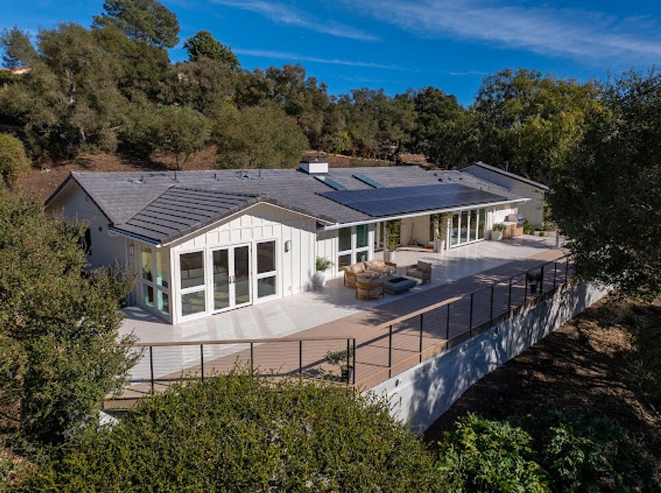 1057 Monte Dr in Santa Barbara, CA - Building Photo