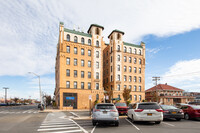 Granada Towers in Long Beach, NY - Foto de edificio - Building Photo