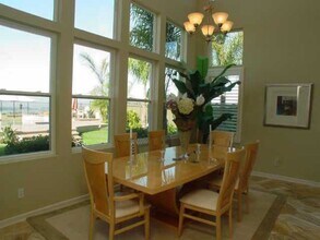 5121 Steinbeck Ct in Carlsbad, CA - Building Photo - Building Photo