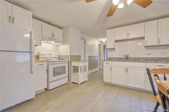 2 Woodbine St-Unit -2 in Bristol, CT - Building Photo - Building Photo