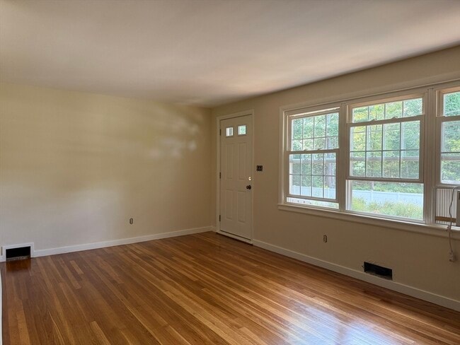 22 Wild Rose Ave in Holden, MA - Building Photo - Building Photo