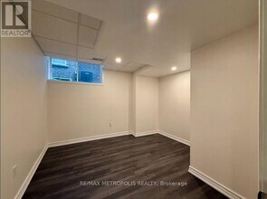 1418 Gord Vinson Ave in Courtice, ON - Building Photo - Building Photo