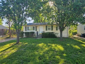11852 Criterion Ave in St. Louis, MO - Building Photo - Building Photo
