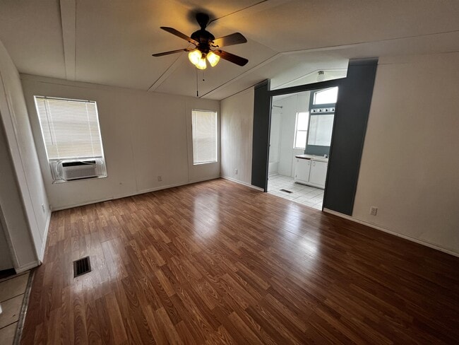 220 Six Pines Rd in San Marcos, TX - Building Photo - Building Photo