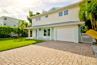 156 24th St in Cocoa Beach, FL - Building Photo - Building Photo