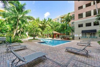 6001 SW 70th St, Unit 628 in South Miami, FL - Building Photo - Building Photo