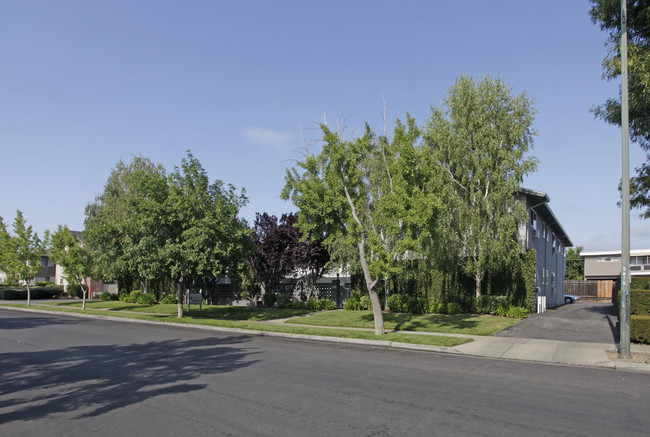 Diamond Creek Apartments in Sunnyvale, CA - Building Photo - Building Photo