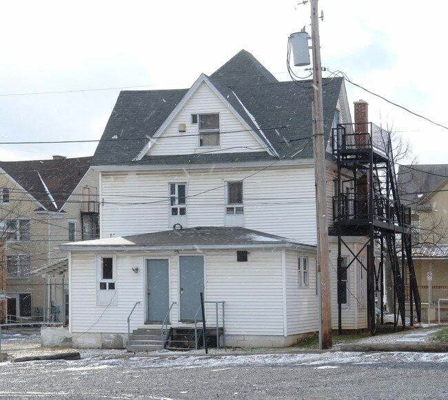 119 N Barnard St in State College, PA - Foto de edificio - Building Photo