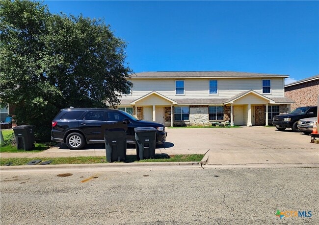 property at 1307 Cavalry Ln