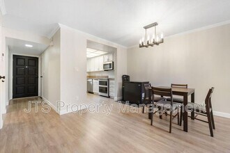 9 Derow Ct in Sacramento, CA - Building Photo - Building Photo