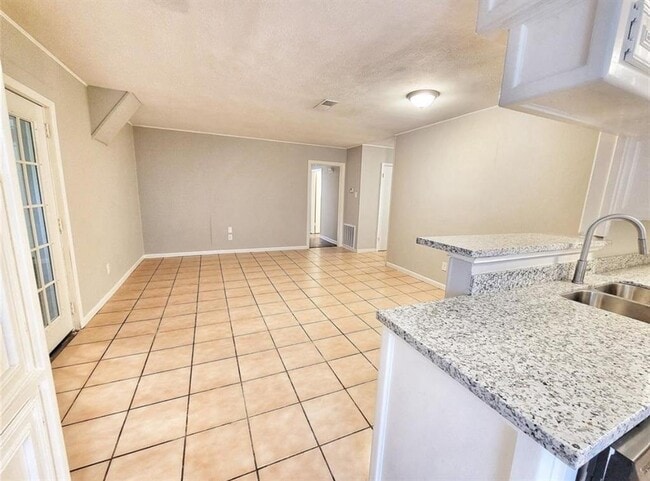 612 Littlewood in Baytown, TX - Building Photo - Building Photo