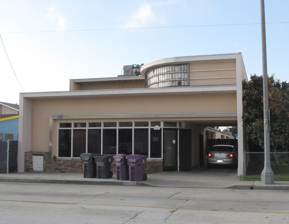 430 E Market St in Long Beach, CA - Building Photo