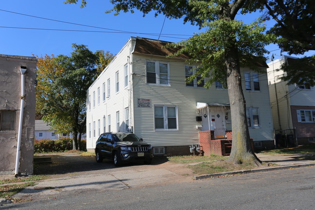 1212 Frank St in Roselle, NJ - Foto de edificio - Building Photo