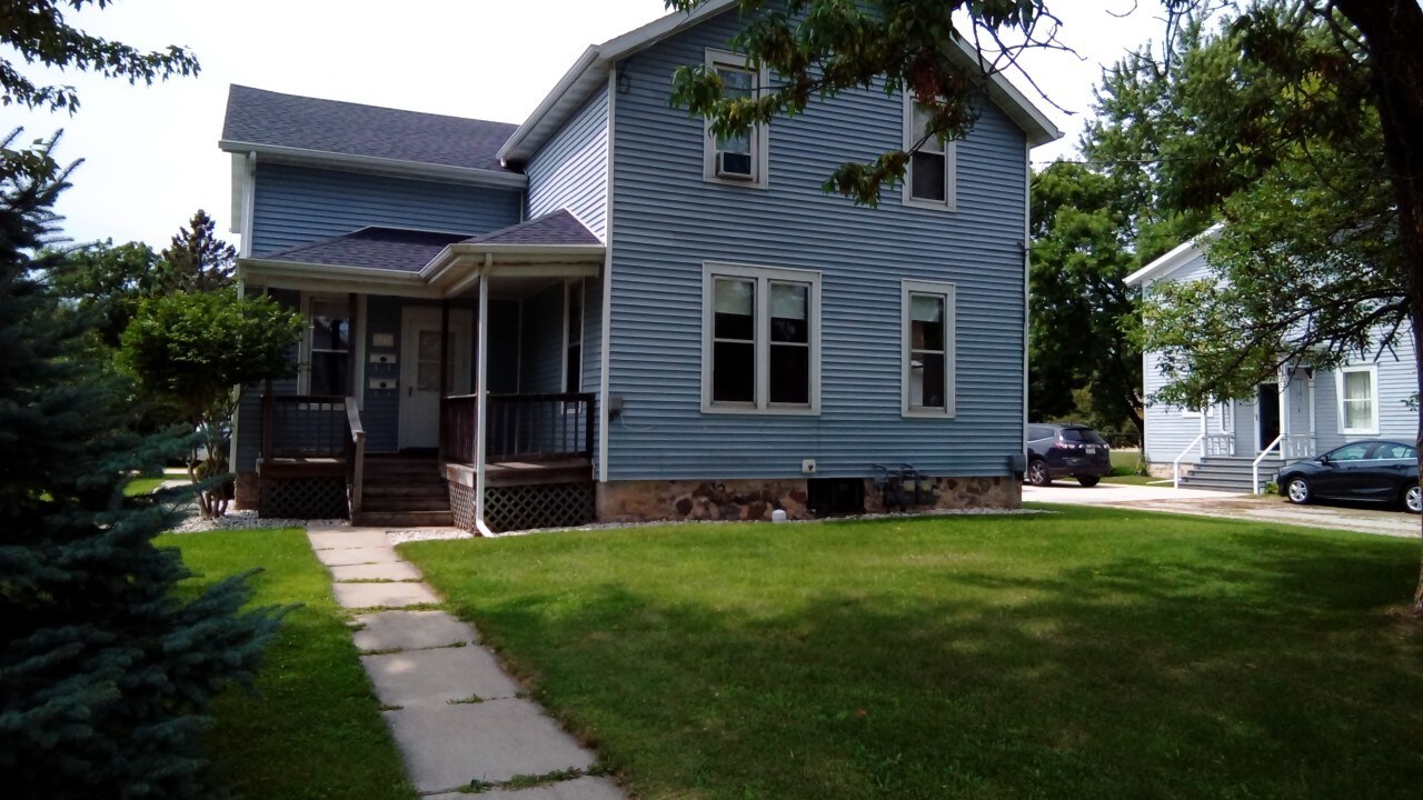 31 Mill St, Unit Lower in Chilton, WI - Building Photo