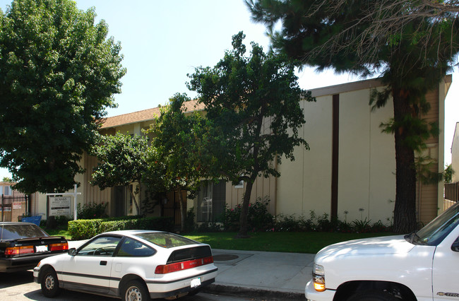 Friedman Jacob Apartments in Canoga Park, CA - Building Photo - Building Photo